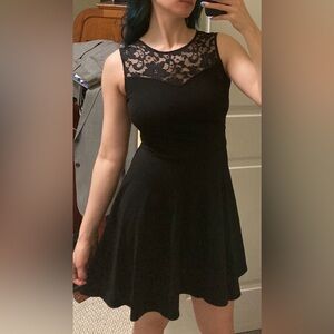 Heloise Fashion Black Dress with Lace